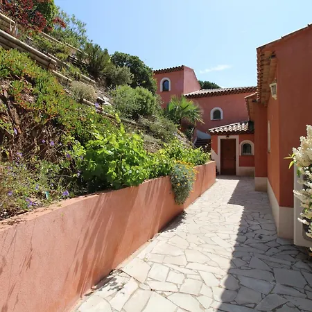 Villa Belle Vue Climatisee Pour 8 Personnes Avec Piscine Chauffee Et Vue Panoramique A La Londe-les-Maures